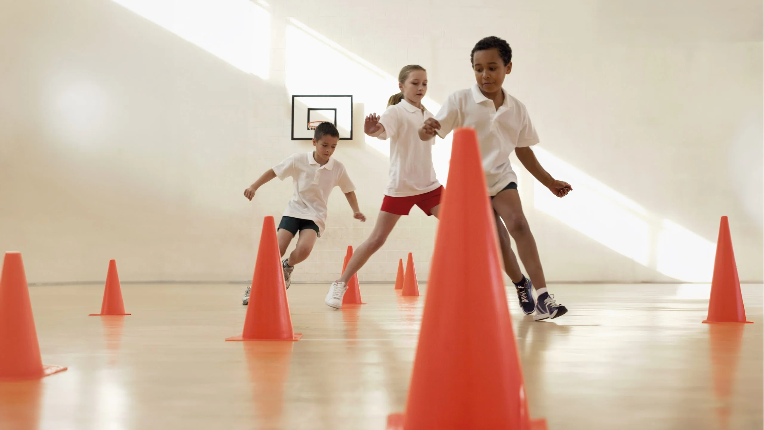 78749727-16x9 students at school doing a relay race